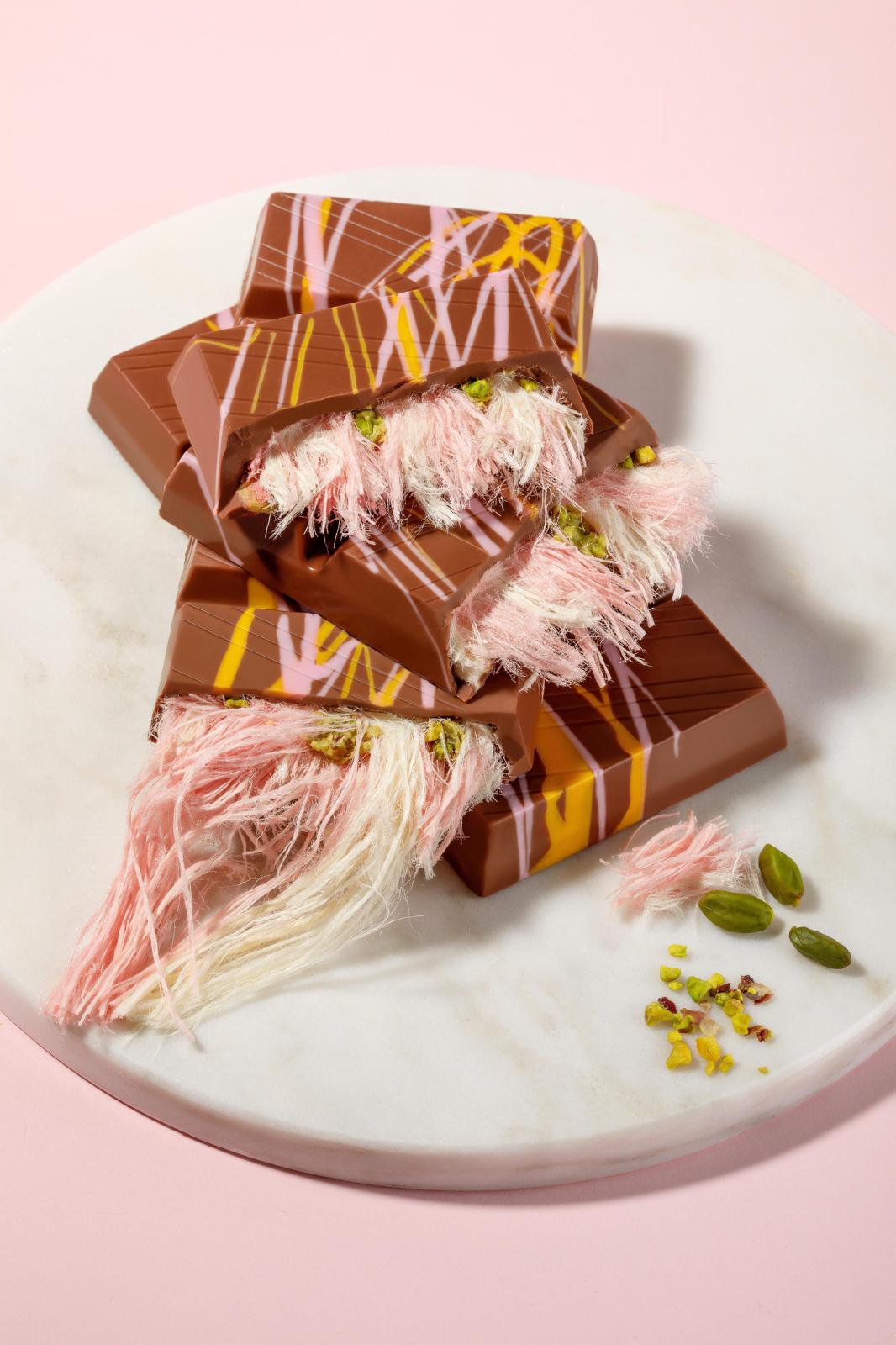 BEYOGLU ANGEL HAIR CHOCOLATE | Mleczna czekolada z turecką watą cukrową i kremem pistacjowym 80g